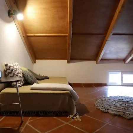 Casa Do Bisbis بيت للعطل *